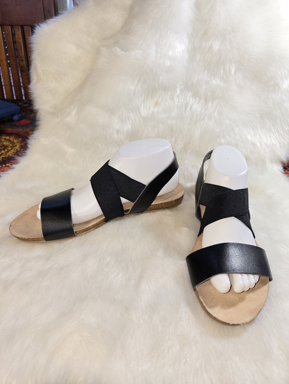 Universal Threads/Target Black Crisscross Elastic Strap Women's Sandals - Picture 3 of 11
